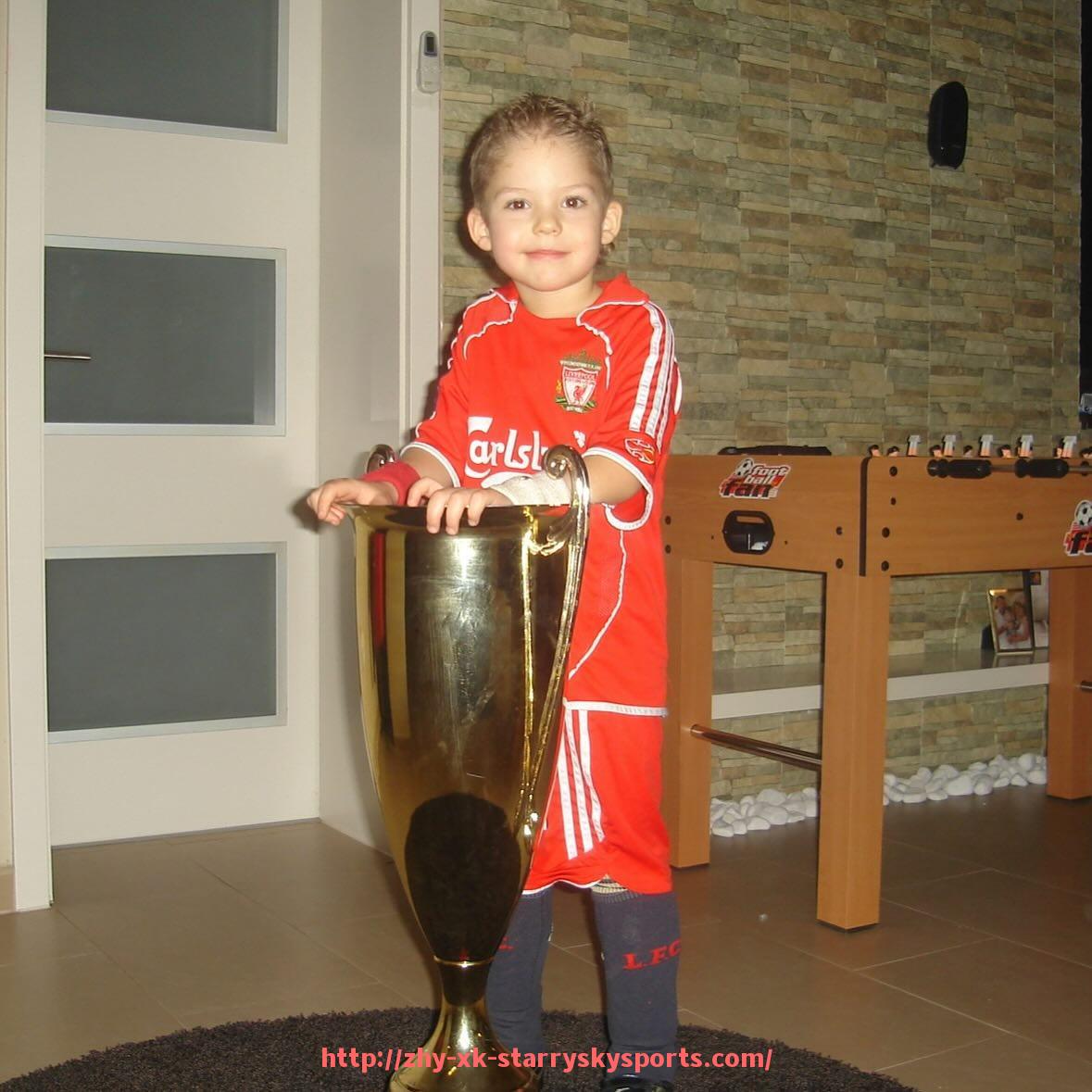 星空体育-法甲外援签约官方公告合集与签约背后的原因分析