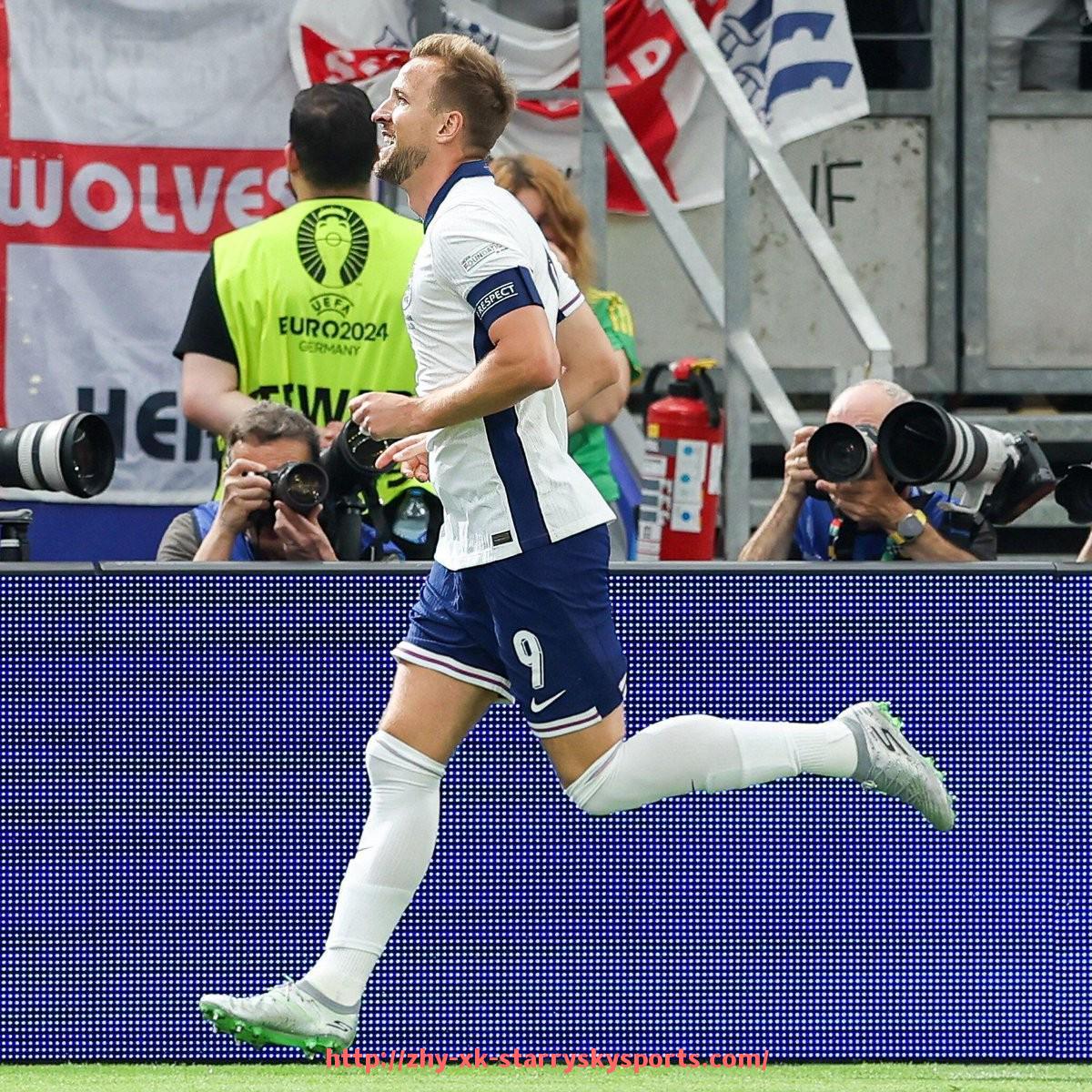 星空体育-德甲球队门将红牌被罚下的比赛盘点